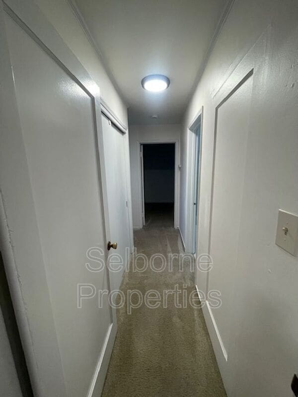 Building Photo - 624 Valle Vista Ave