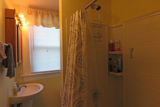 View 1 of 2nd floor full bathroom - 372 E Oakland Ave