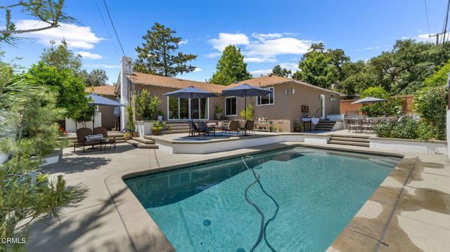 Building Photo - 2030 N Altadena Dr