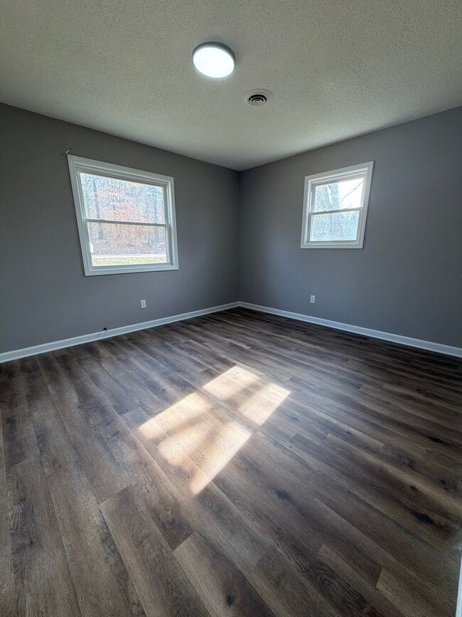 Building Photo - 213 Poplar St