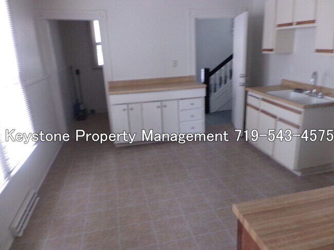 Building Photo - ALL Utilities Included with Rent! South-si...