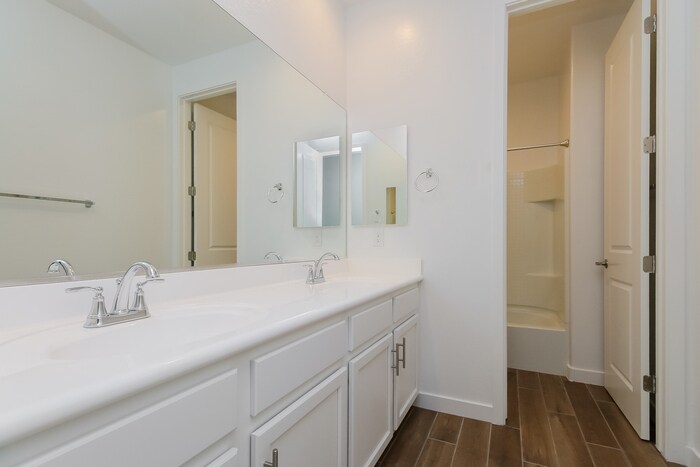 Building Photo - 5553 S Dillon