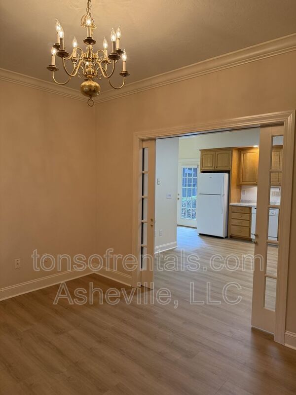 Building Photo - 6 Tiburon Pl