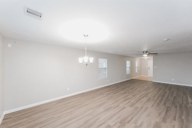 Building Photo - 26123 Flinton Dr