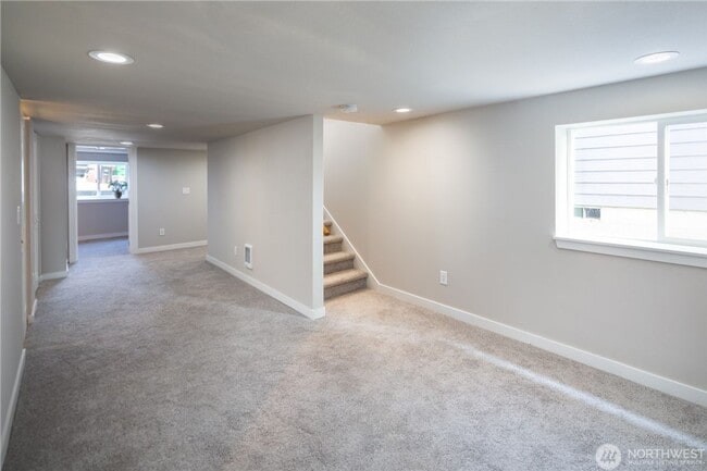 Building Photo - Columbia City Updated Home for Lease