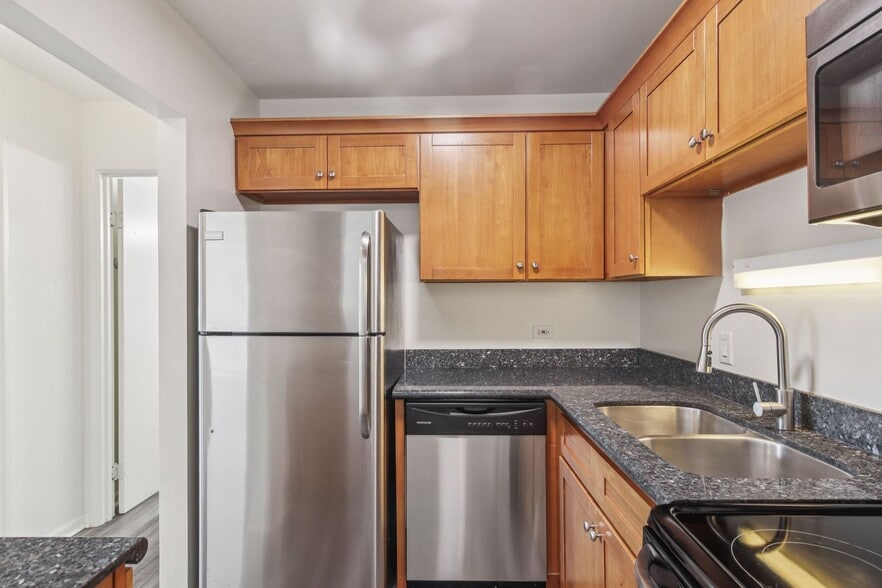 Interior Photo - Georgian Court Apartments