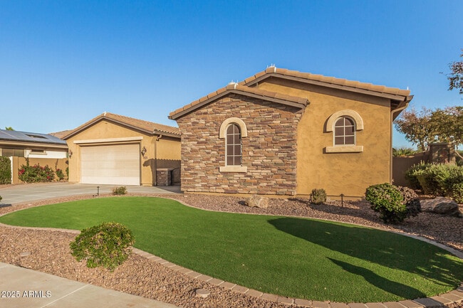 Building Photo - 4721 E Aldea Rd