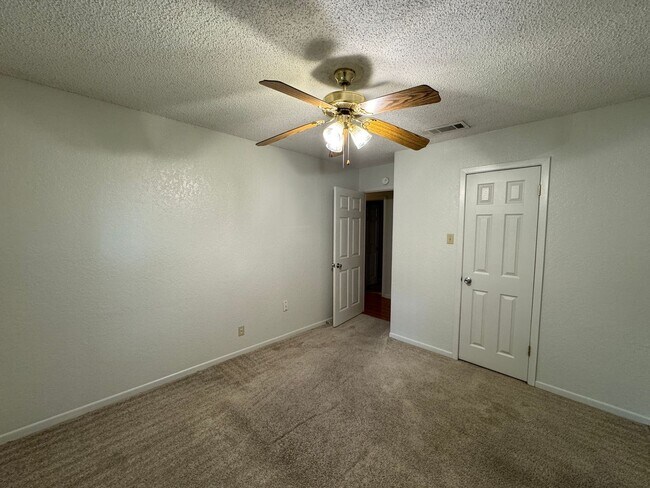 Building Photo - 3-Bedroom Apartment for Rent in Killeen