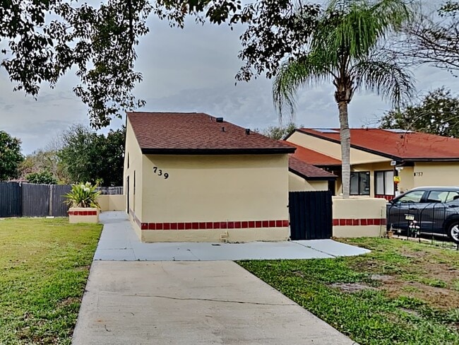 Building Photo - 739 Golden Sunshine Cir