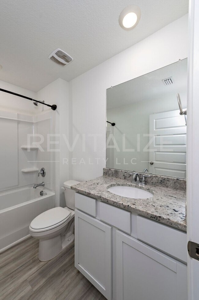 Building Photo - 1097 Hayward Lp