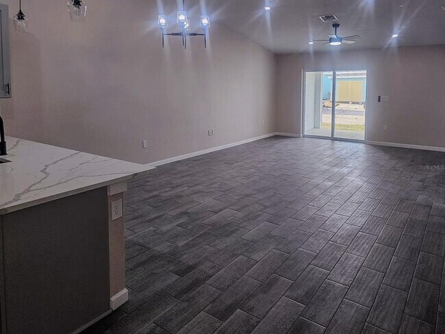 Building Photo - 11154 Pendleton Ave