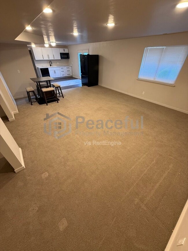 Building Photo - 5386 Emmeline Dr