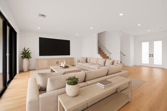 Building Photo - 1446 SW 23rd St