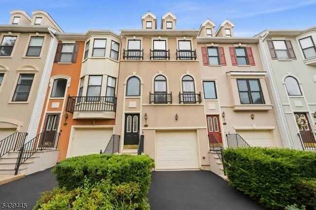 Building Photo - 334 Wilshire Dr