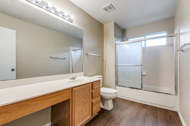 Building Photo - BEAUTIFUL 4-BEDROOM HOME NEAR UTSA