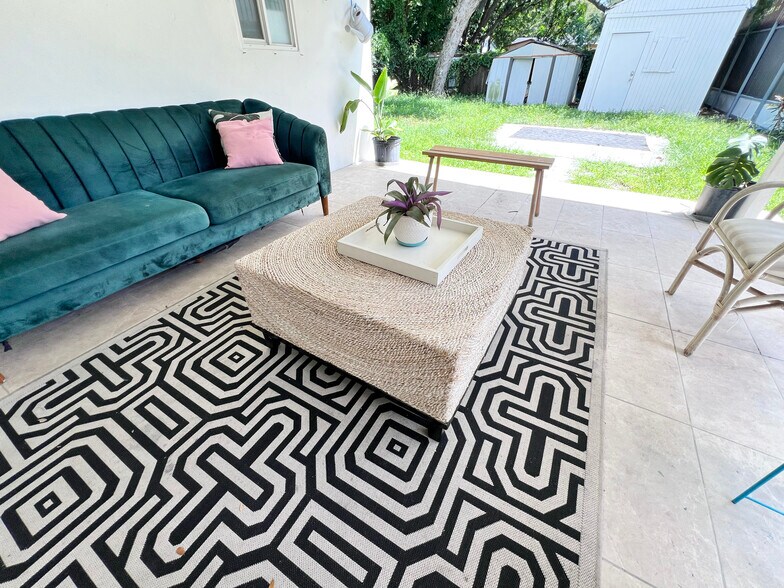 Building Photo - 324 NW 52nd St