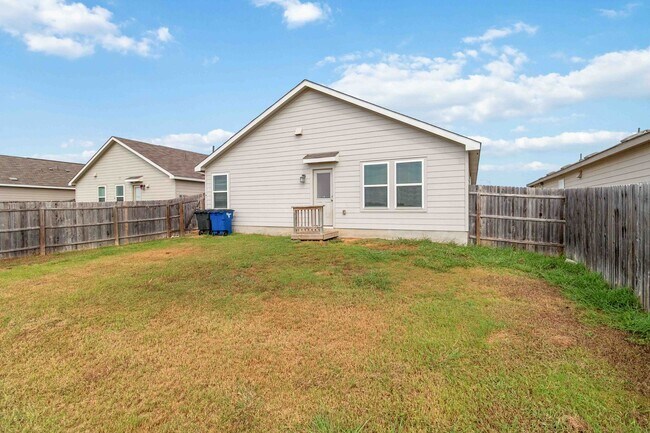 Building Photo - Beautiful 3/2 in New Braunfels