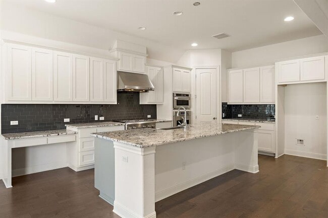 Building Photo - 4705 Napoli Shore Dr