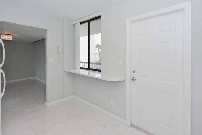 Building Photo - 1605 S US Hwy 1