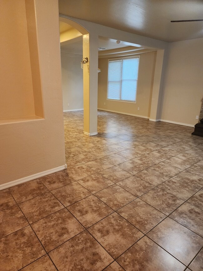 Building Photo - 15125 W Yucatan Dr