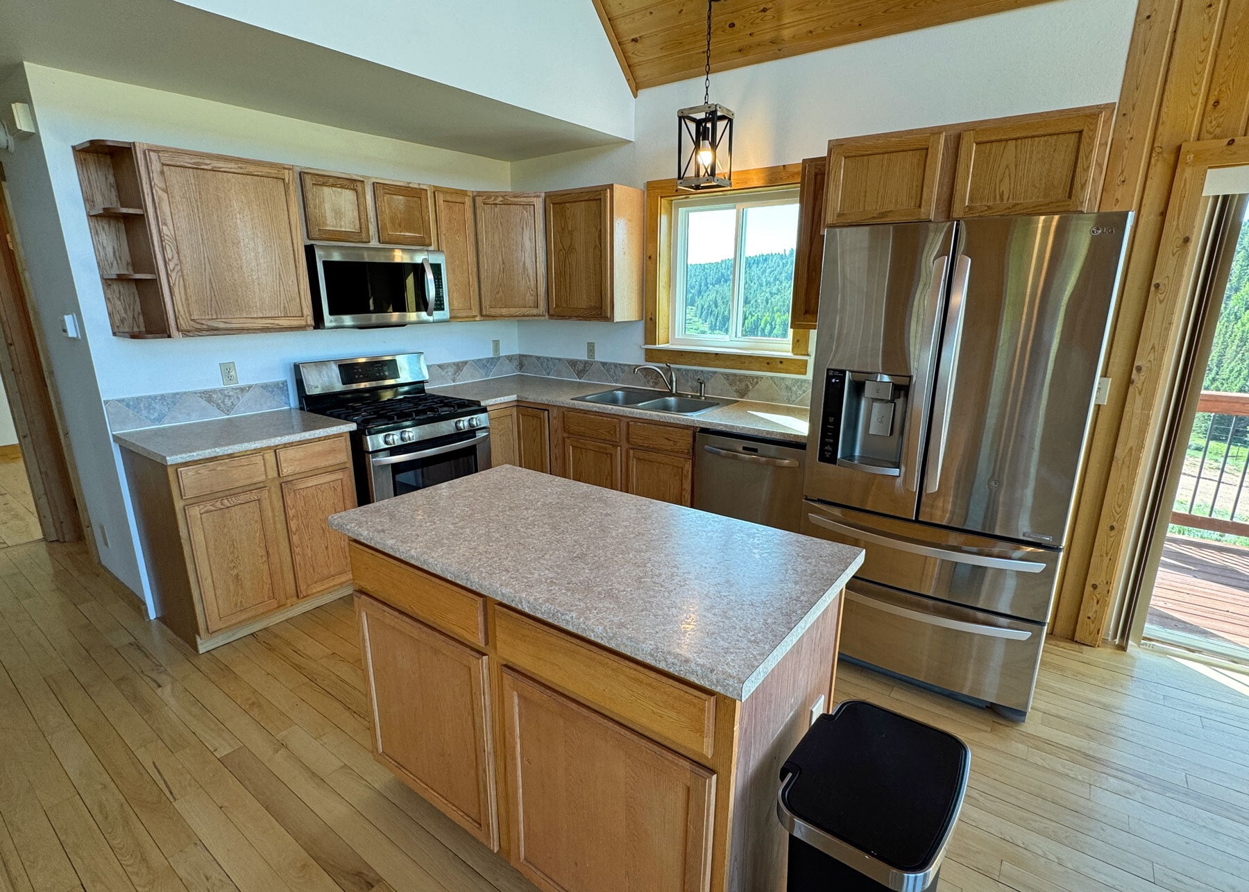 Building Photo - 61 Muskrat Lake Vw