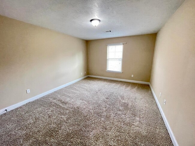 Building Photo - 528 Scenic Dr