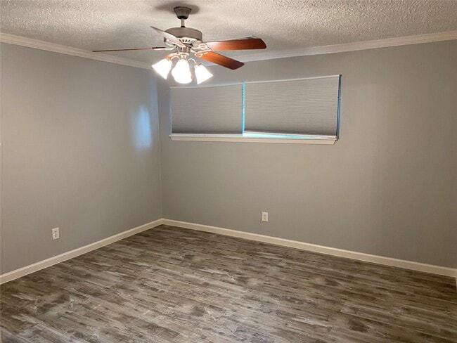 Building Photo - 9614 Greenwillow Dr