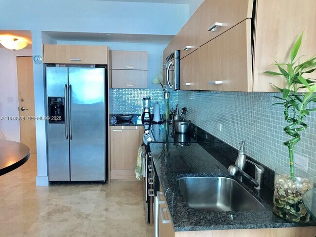 Building Photo - 350 S Miami Ave