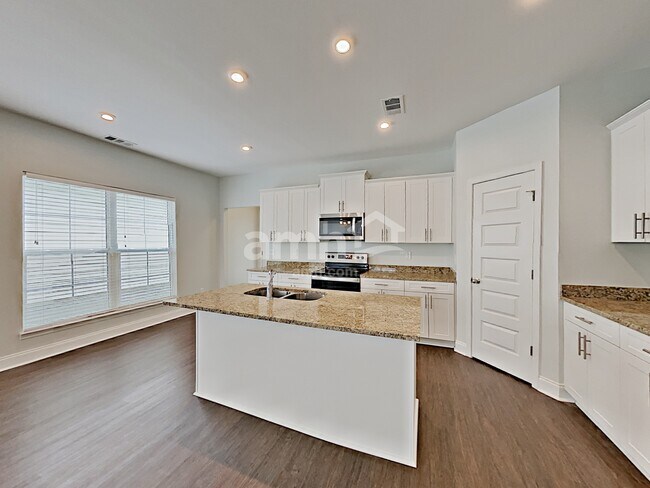 Building Photo - 5318 Tupelo St