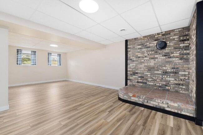 Building Photo - 130 Greenmeadow Ln