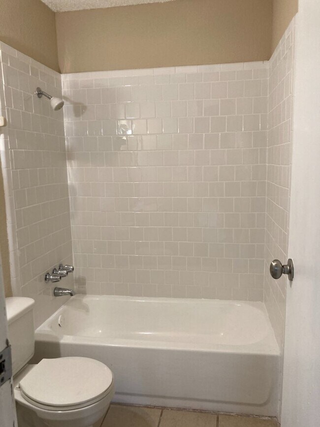 Building Photo - 12710 Redfern Dr