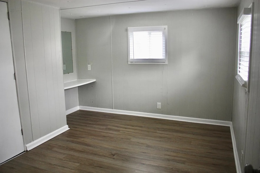 Building Photo - 415 W Limestone Rd