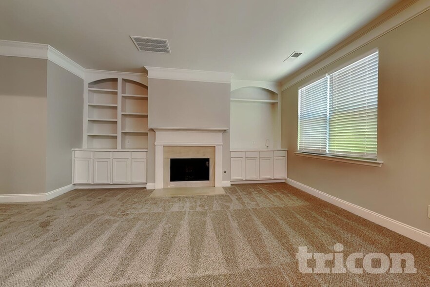 Building Photo - 34 Crescent Woode Dr
