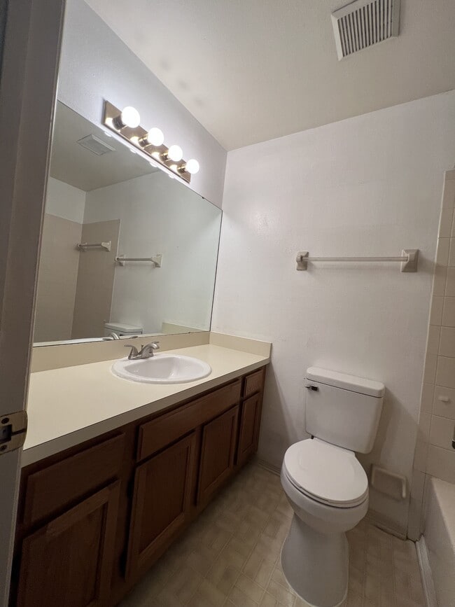 Building Photo - 3356 Fox Hunt Dr
