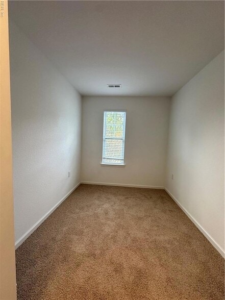 Building Photo - 2802 Rowling Wy