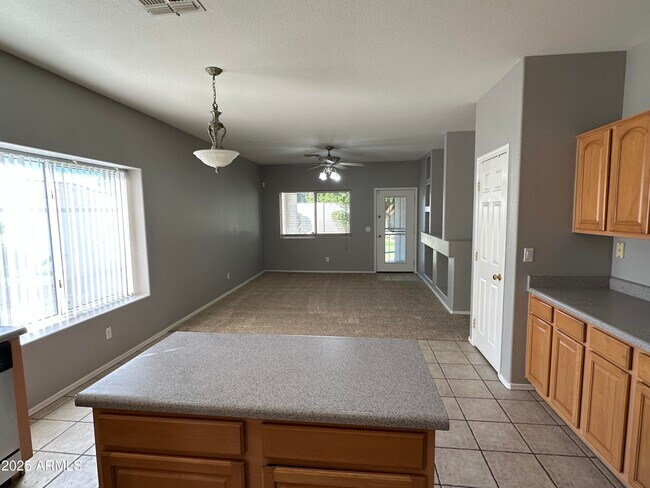 Building Photo - 14244 W Weldon Ave