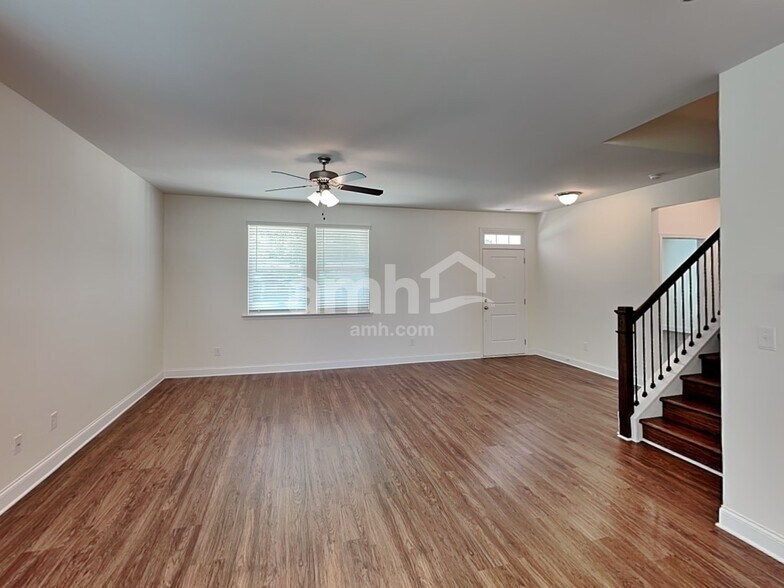 Building Photo - 309 Stowe Rd