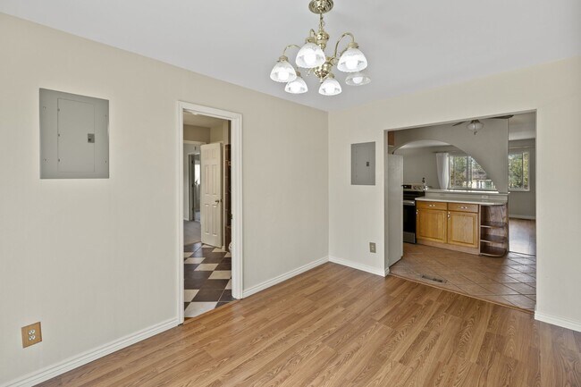 Building Photo - 4319 Millburn S