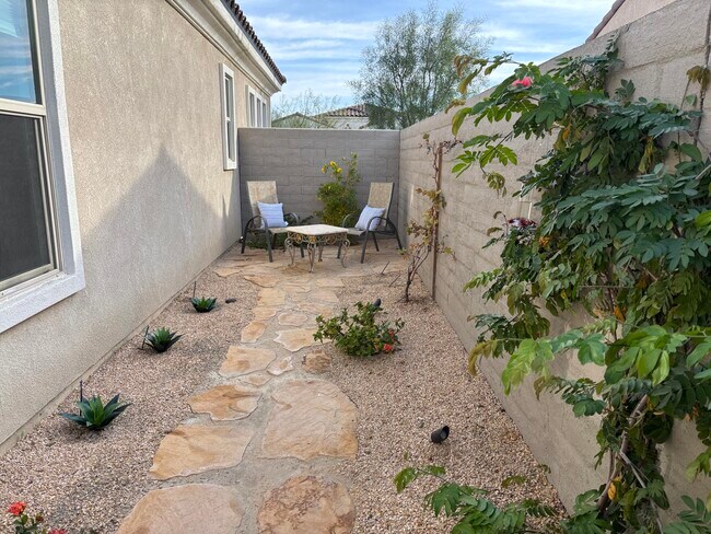 Building Photo - 46 Vintage