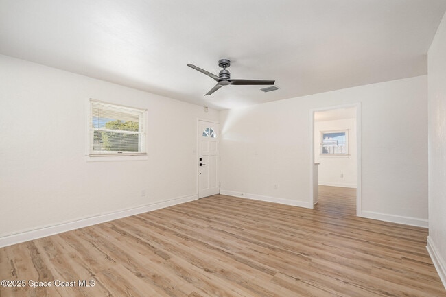 Building Photo - 4226 Sherwood Blvd