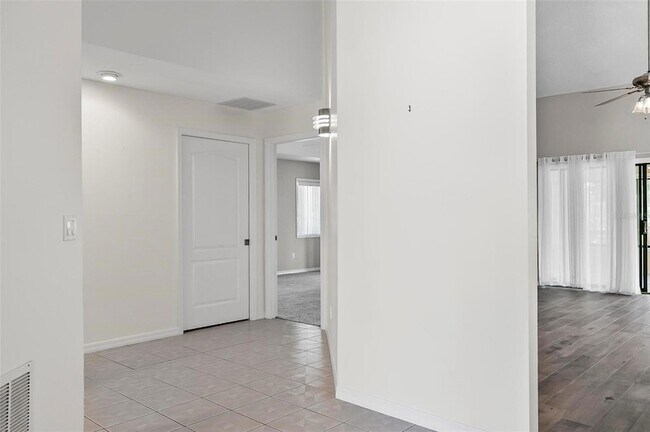 Building Photo - 20 Conley Ct