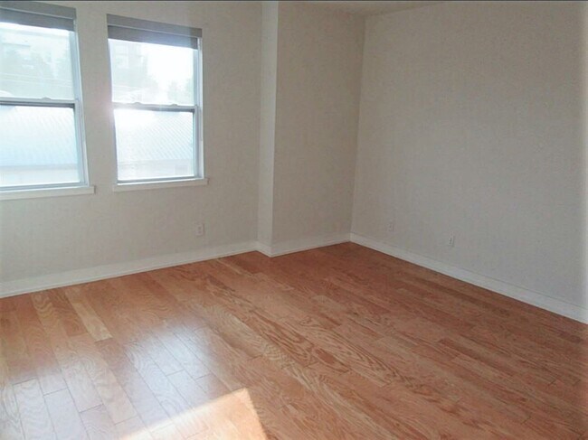 Building Photo - 1900 Mason St