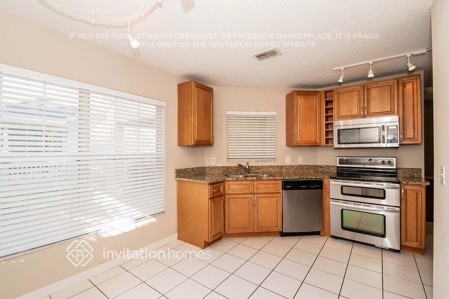 Building Photo - 404 Chamberlain Dr