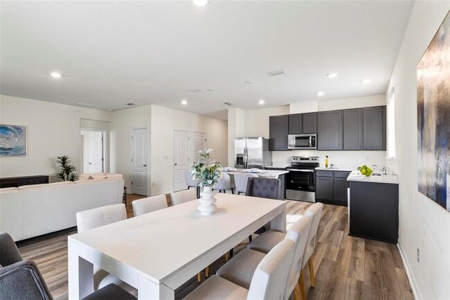 Building Photo - 85 Las Casitas Blvd