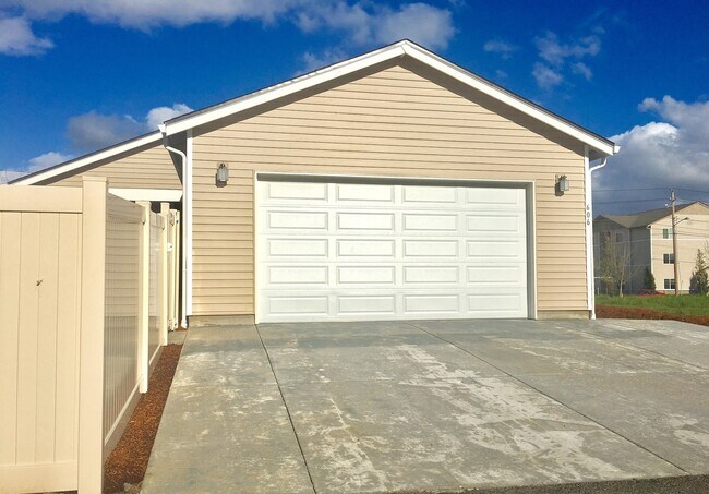 Building Photo - Brand New 3BD Ranch Home in Desirable Batt...