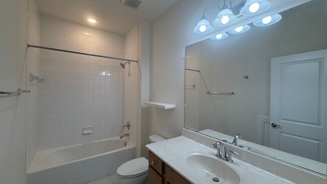 Building Photo - Craftsman-Style Home in Embrey Mill