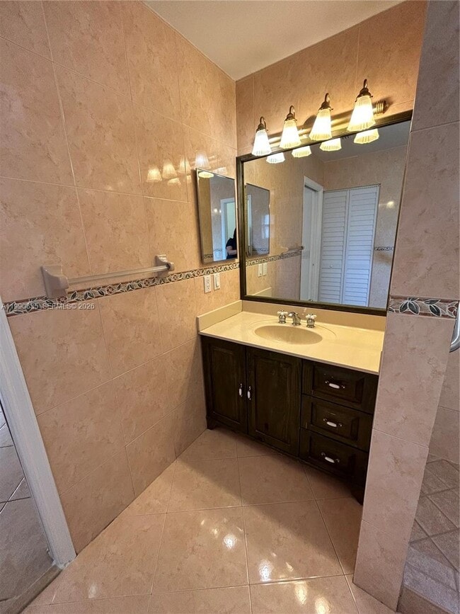 Building Photo - 8910 SW 4th Ln