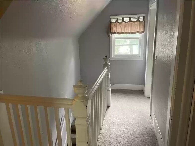 Second Floor Hall - 125 10th Ave SE