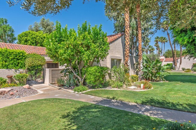Building Photo - 343 Forest Hills Dr