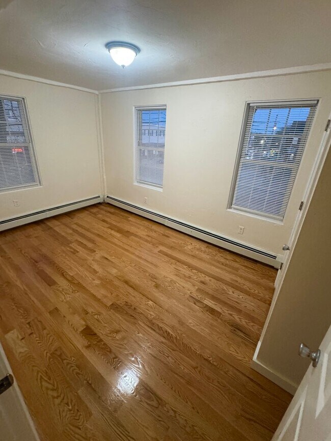 Building Photo - 111 Main St